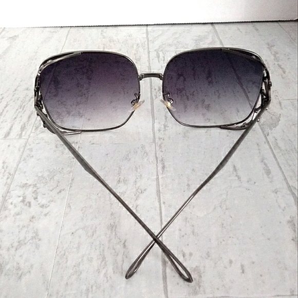 New Women's Polarized Luxury Square Oversized Sunglasses - Picture 4 of 8